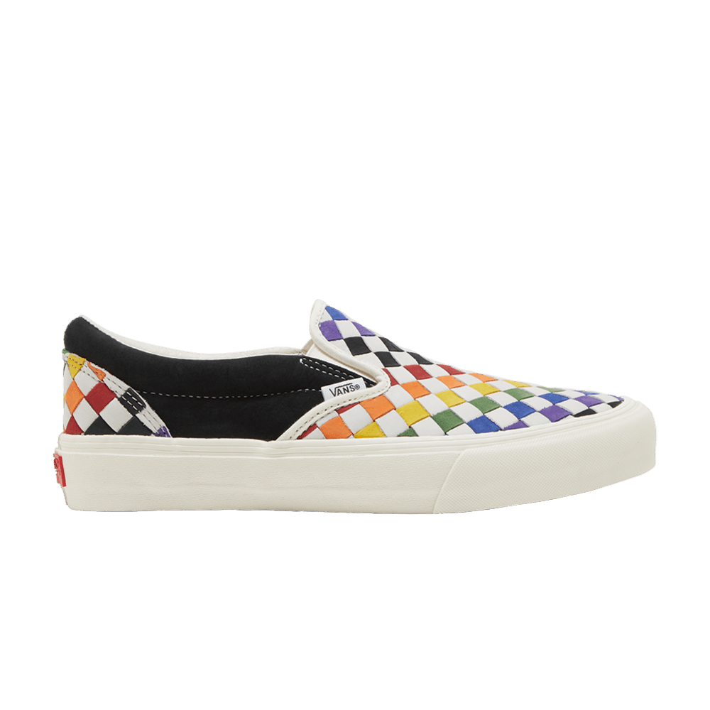 classic-slip-on-vlt-lx-pride-vn0a3qxy5a8
