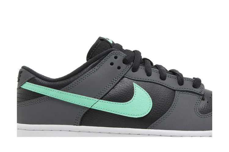 Кроссовки Nike Dunk Low 'Black Green Glow'