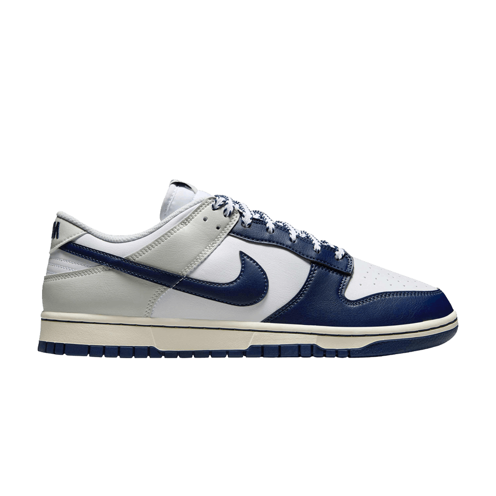 dunk-low-rivalry-pack-new-york-yankees-im2222-101