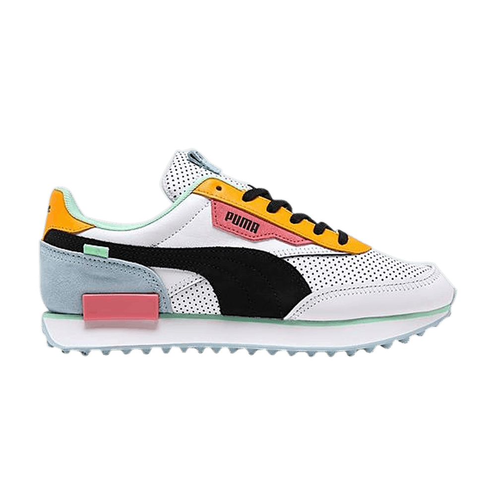 future-rider-play-on-white-pink-375422-01