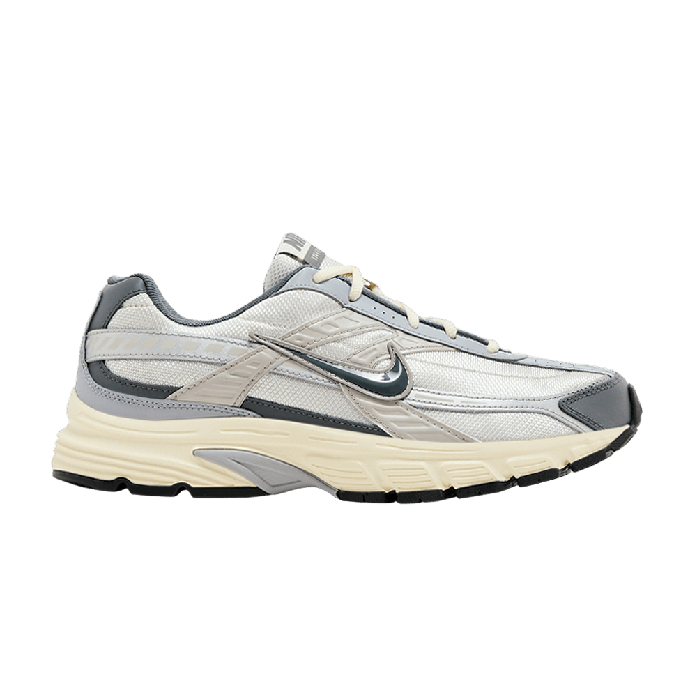 initiator-light-bone-metallic-silver-hq1179-001