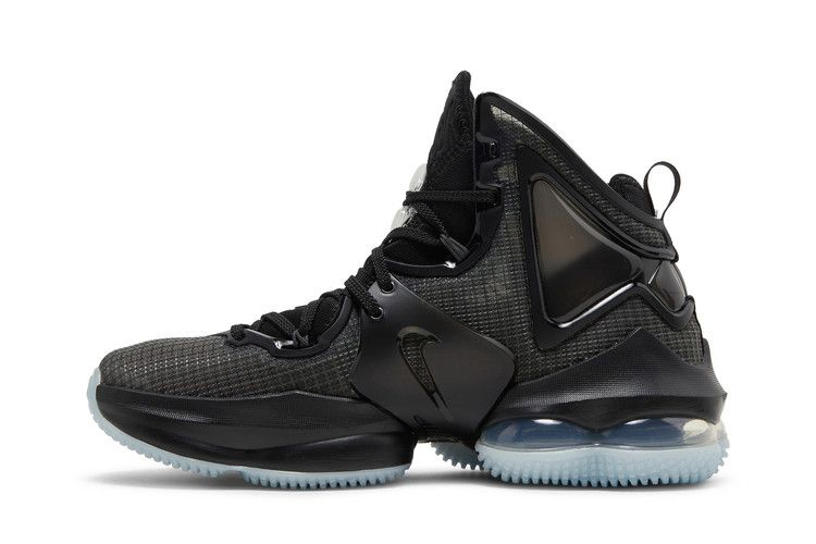 Кроссовки Nike LeBron 19 GS 'Black Green Glow'