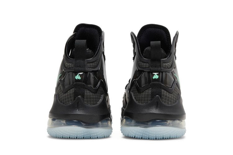 Кроссовки Nike LeBron 19 GS 'Black Green Glow'