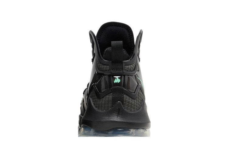 Кроссовки Nike LeBron 19 GS 'Black Green Glow'