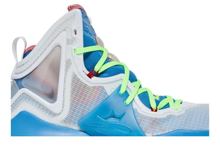 Кроссовки Nike LeBron 19 GS 'Tropical'