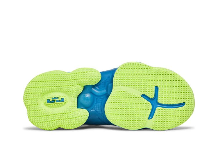 Кроссовки Nike LeBron 19 GS 'Tropical'