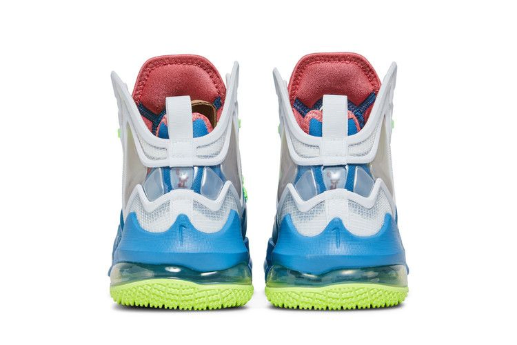 Кроссовки Nike LeBron 19 GS 'Tropical'