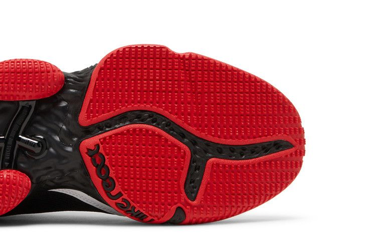 Кроссовки Nike LeBron 19 Low 'Bred'