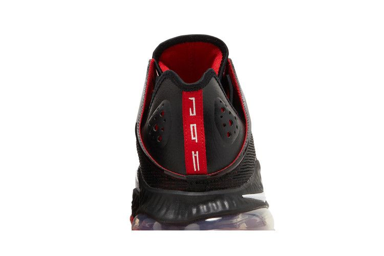 Кроссовки Nike LeBron 19 Low 'Bred'