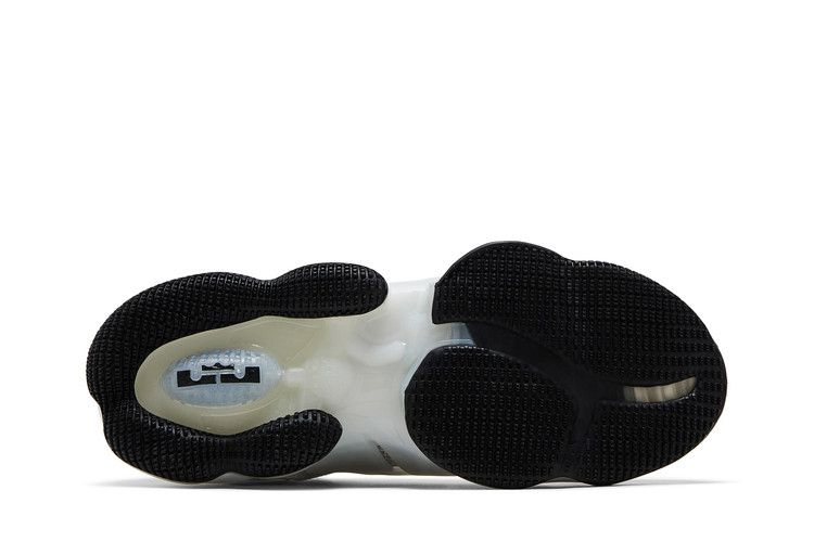 Кроссовки Nike LeBron 19 'Sketch'