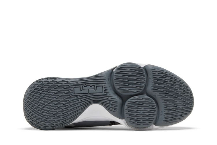 Кроссовки Nike LeBron Witness 5 'Cool Grey'