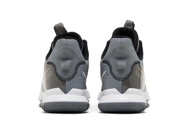Кроссовки Nike LeBron Witness 5 'Cool Grey'