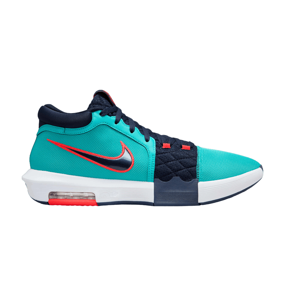 Кроссовки Nike LeBron Witness 8 'Red Carpet'