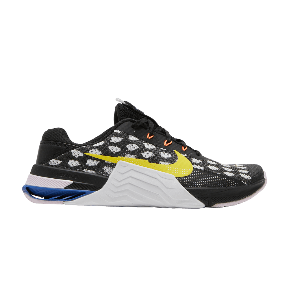 metcon-7-polka-black-yellow-strike-cz8281-074