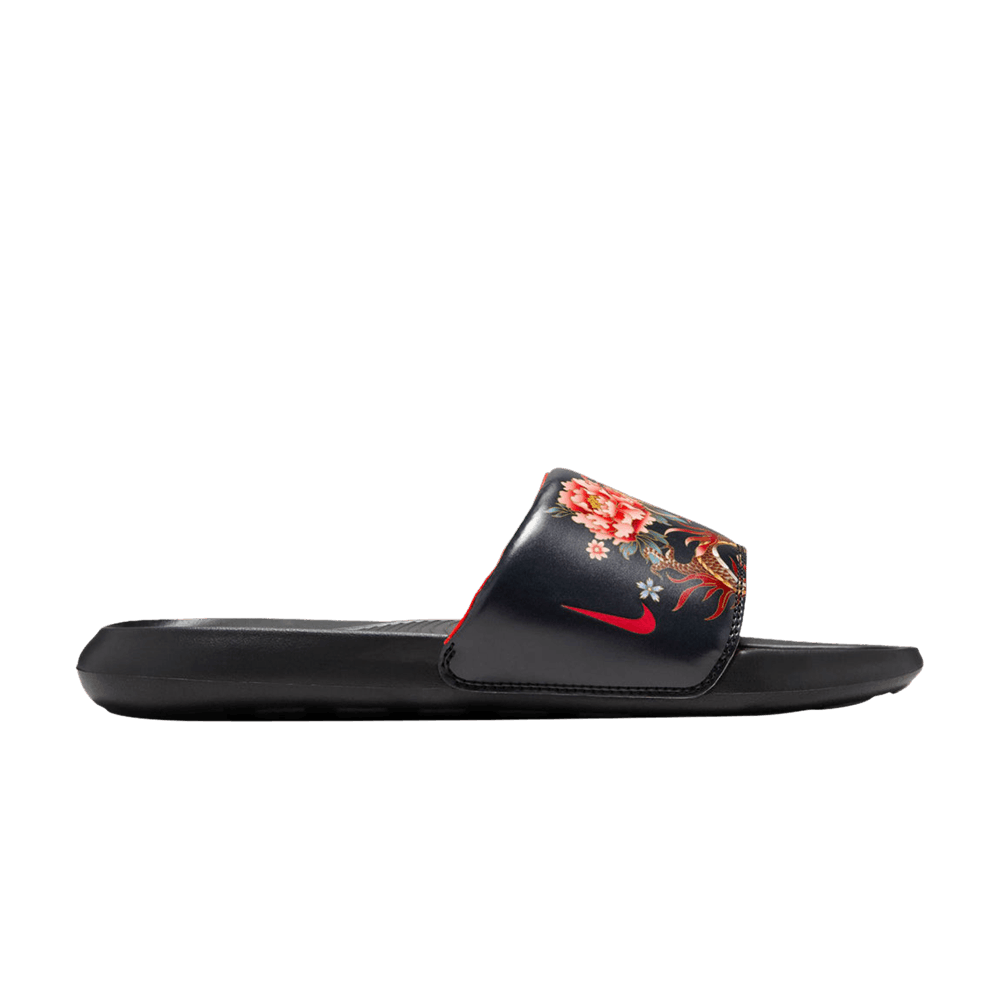 naomi-osaka-x-wmns-victori-one-slide-floral-mythical-dragon-fz1440-001