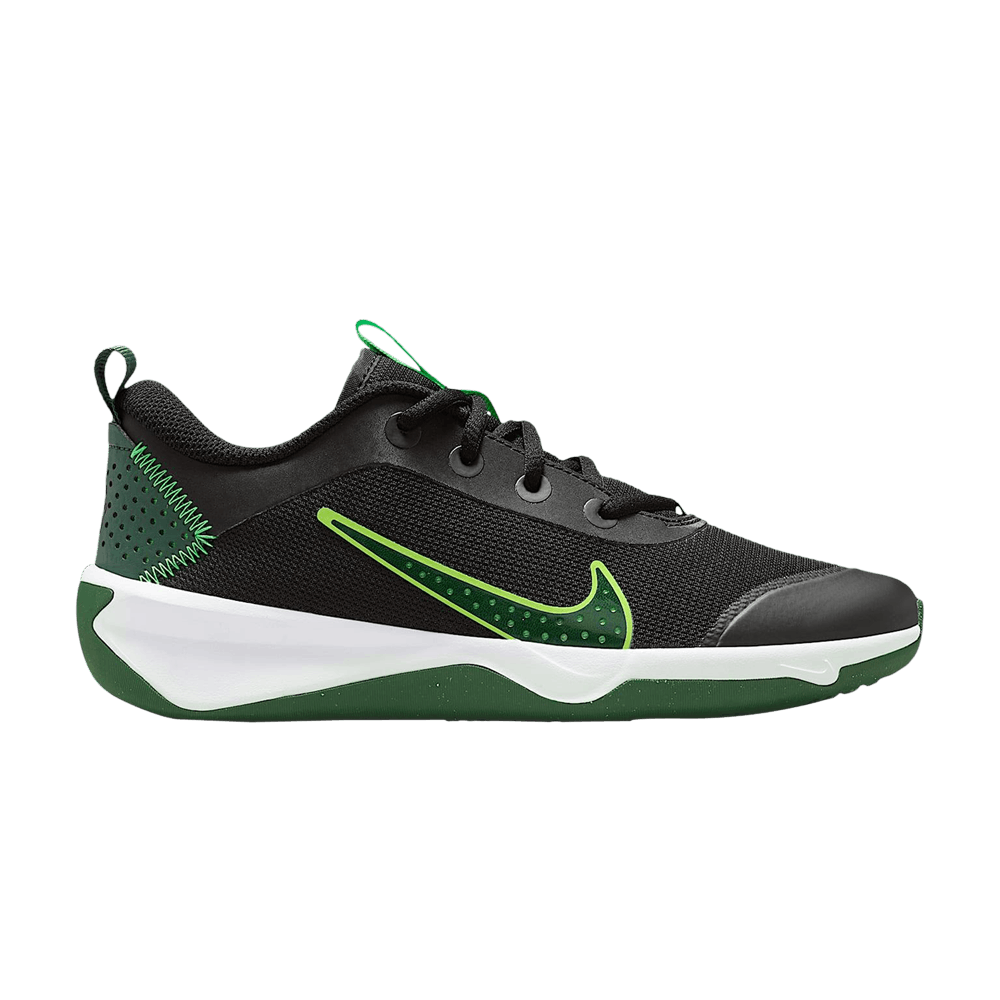 nike-omni-multi-court-gs-black-green-strike-dm9027-012
