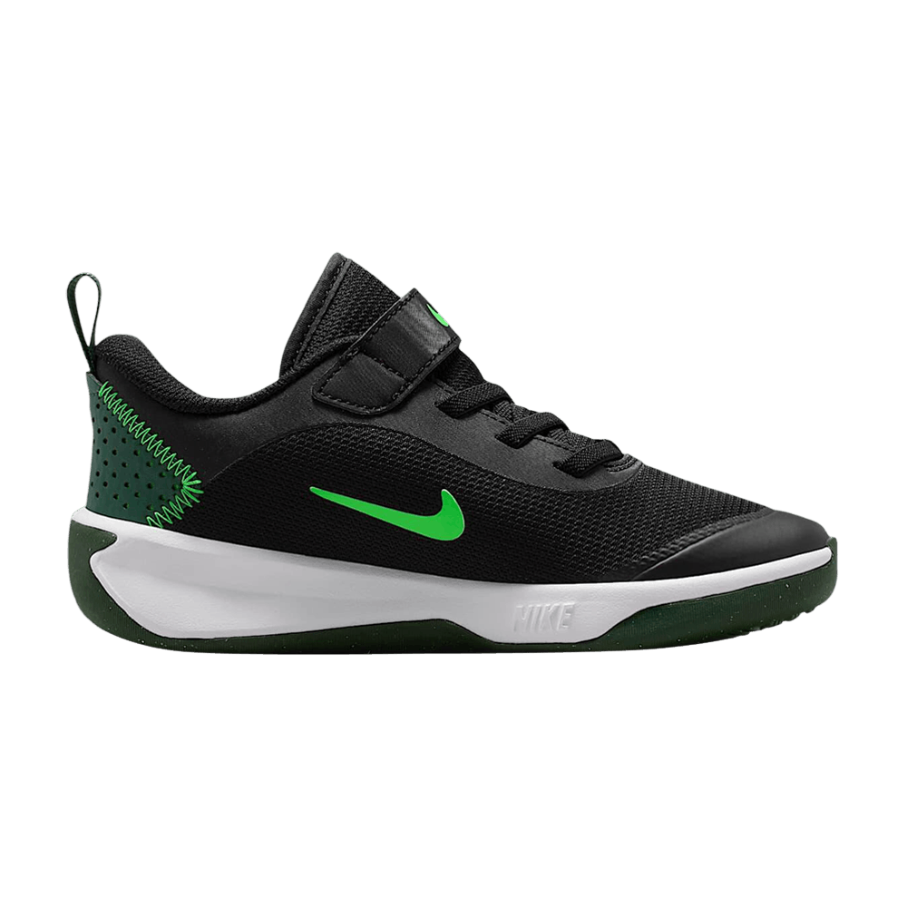 nike-omni-multi-court-ps-black-green-strike-dm9026-012