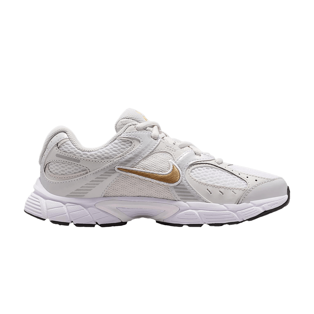 nike-v5-rnr-gs-white-metallic-gold-hq6411-104