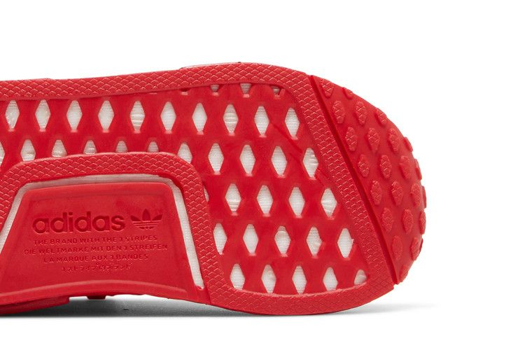 Кроссовки adidas NMD_R1 I 'Triple Red'