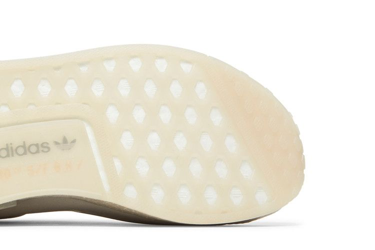 Кроссовки adidas NMD_R1 Spectoo 'Bliss Silver Metallic'