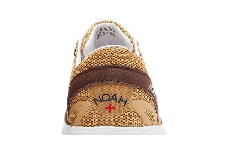 Кроссовки adidas Noah x Lab Race 'Brown Dark Blue'