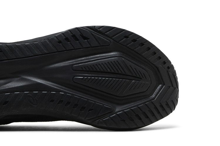 Кроссовки ASICS Novablast 5 'Black Carrier Grey'