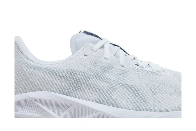 Кроссовки ASICS Novablast 5 'White Piedmont Grey'