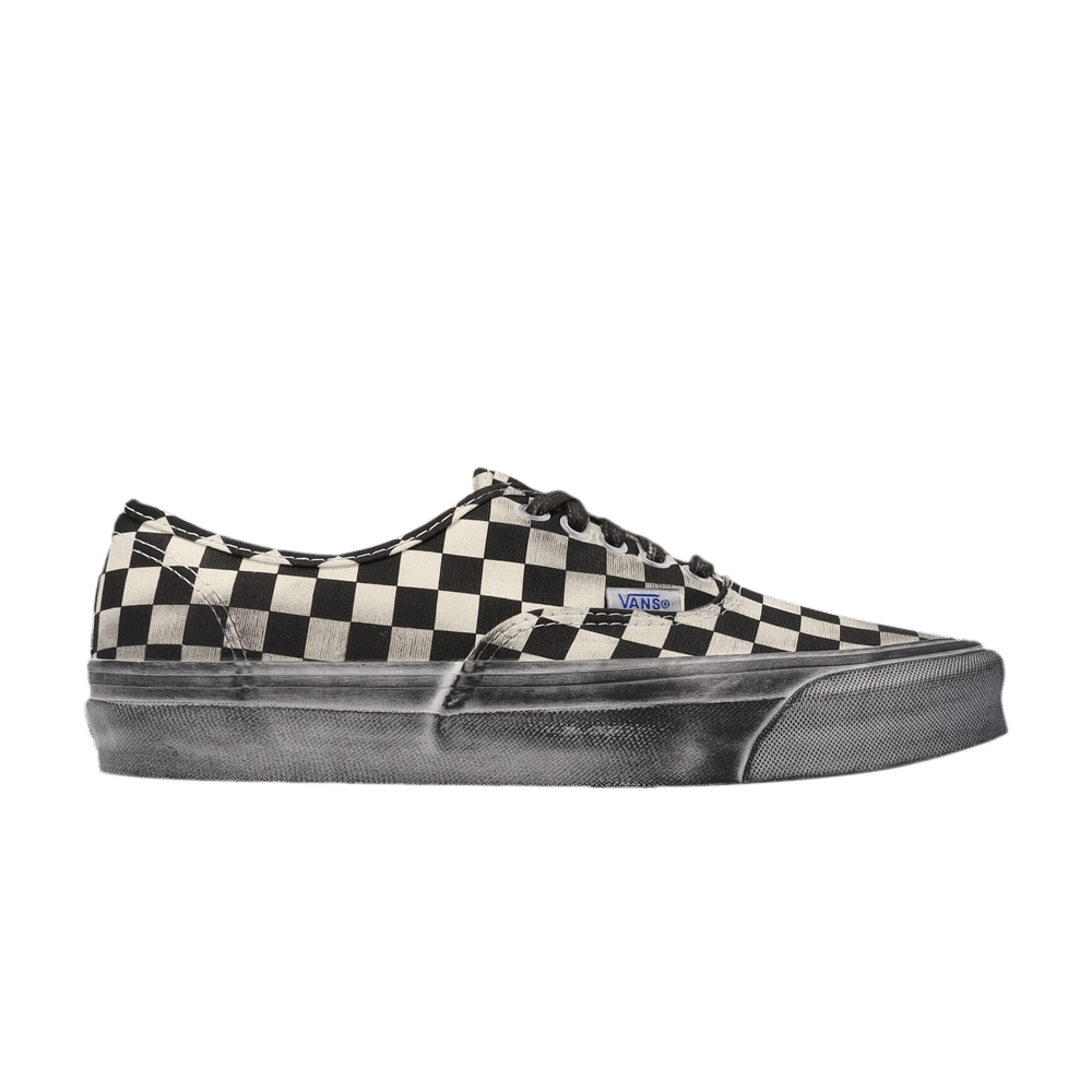 og-authentic-lx-stressed-black-checkerboard-vn0a5fbd95y