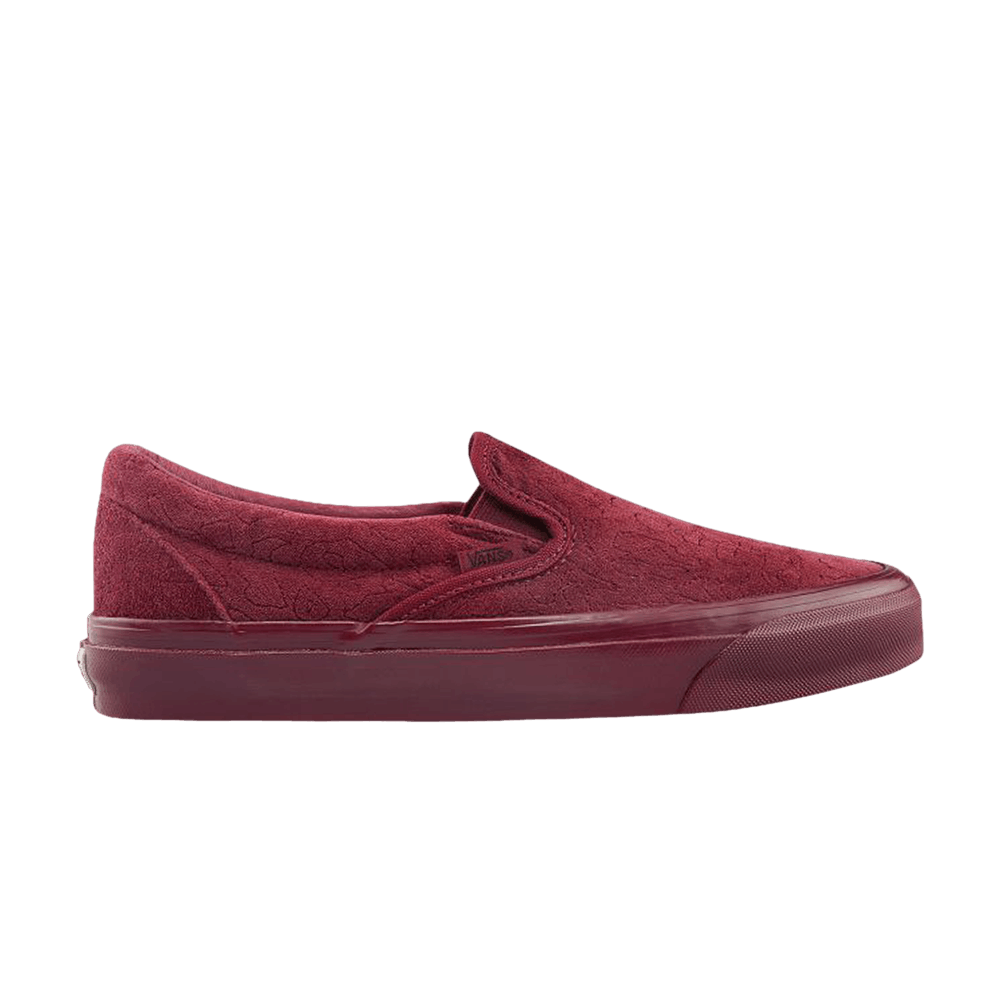 og-classic-slip-on-velvet-embroidery-wine-red-vn0a45jk9rh