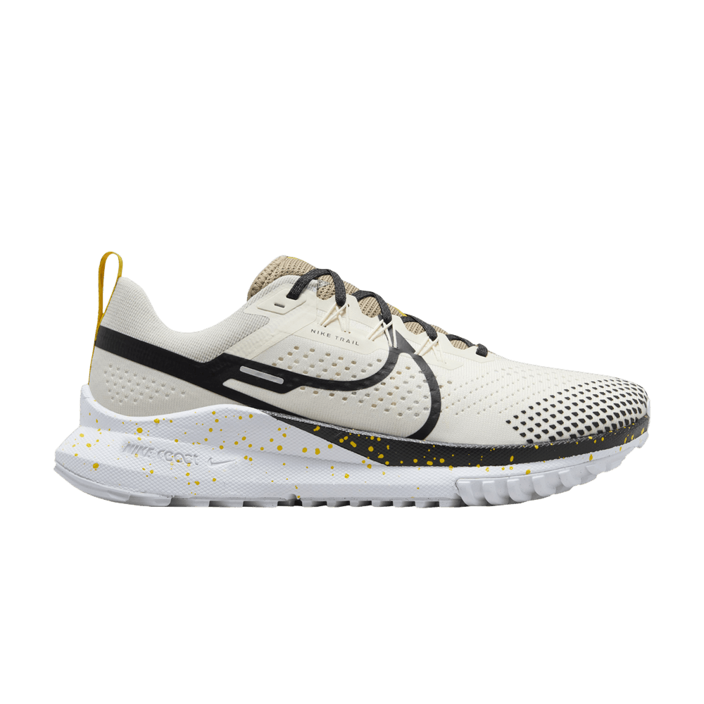 react-pegasus-trail-4-pale-ivory-khaki-dj6158-100