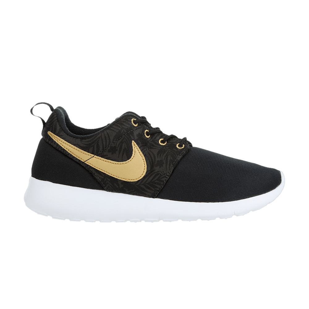 roshe-one-gs-black-gold-tropical-print-677782-010