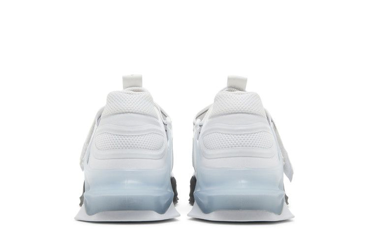 Кроссовки Nike Savaleos 'White Black' Sample