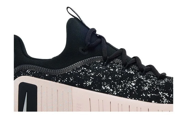 Кроссовки Nike Wmns Free Metcon 6 SE 'Black Metallic Silver'