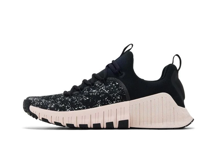 Кроссовки Nike Wmns Free Metcon 6 SE 'Black Metallic Silver'