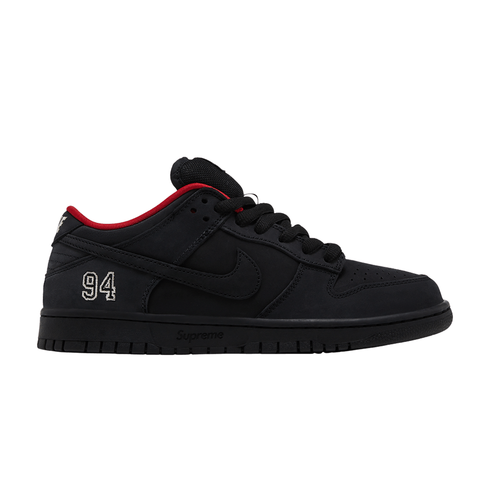 supreme-x-dunk-low-sb-triple-black-hq8487-001