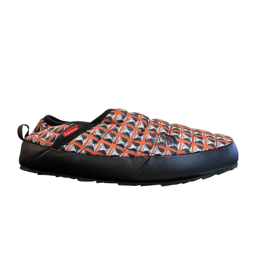 supreme-x-traction-mule-red-studded-nf0a5ir226e-090
