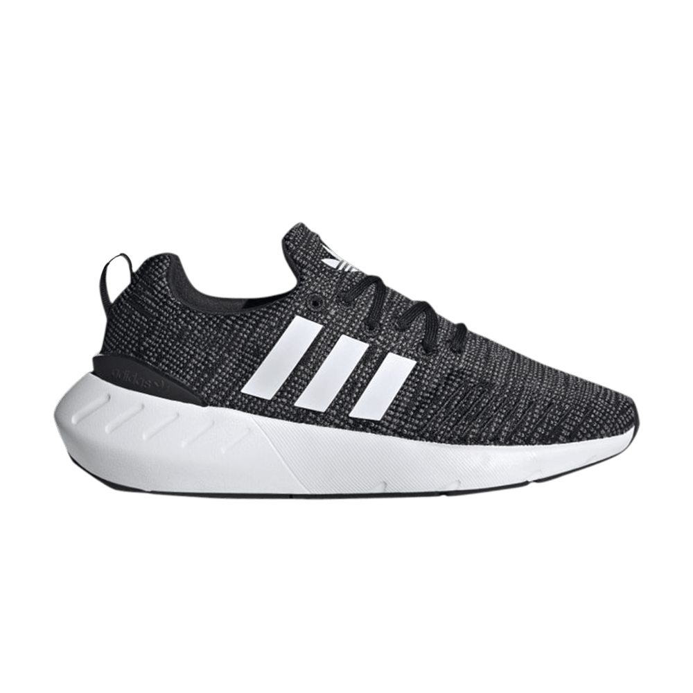 swift-run-22-big-kid-core-black-gw8176