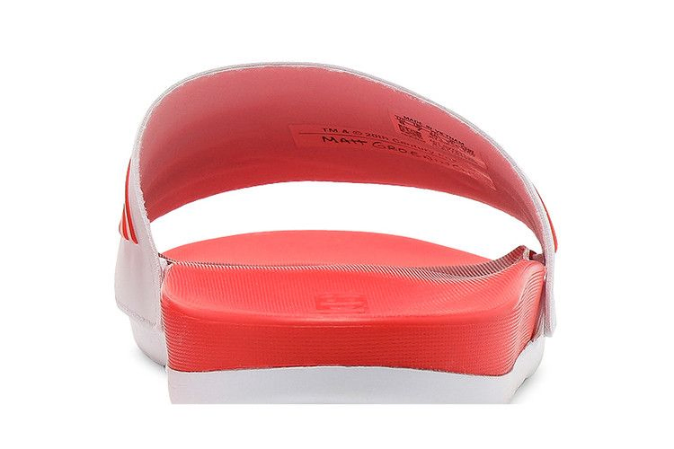 Кроссовки adidas The Simpsons x Wmns Adilette Comfort Slides 'Lisa'