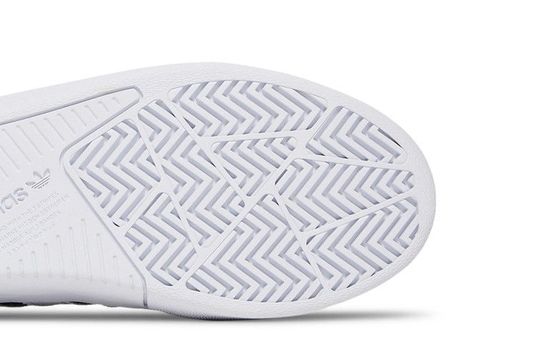 Кроссовки adidas Tyshawn Low 'Black Gold Metallic Leather'