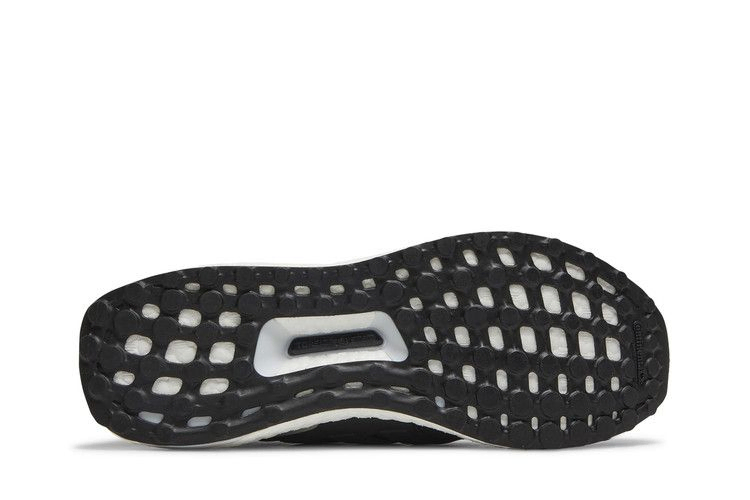 Кроссовки adidas UltraBoost 4.0 DNA 'Black Silver Metallic'