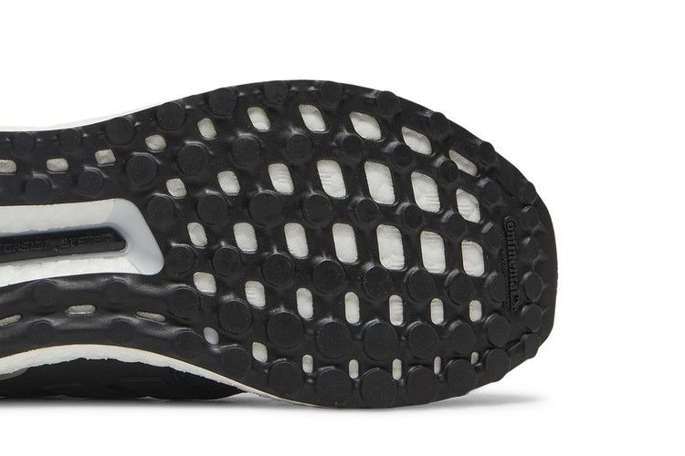 Кроссовки adidas UltraBoost 4.0 DNA 'Black Silver Metallic'