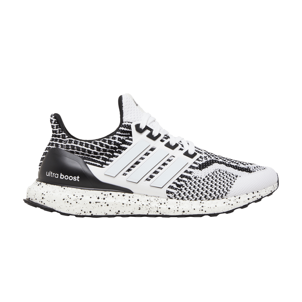 ultraboost-5-0-dna-white-black-hp2474