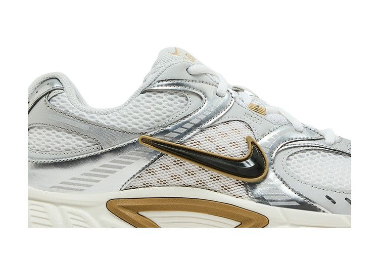 Кроссовки Nike V5 RNR 'Parachute Beige Metallic Pewter'