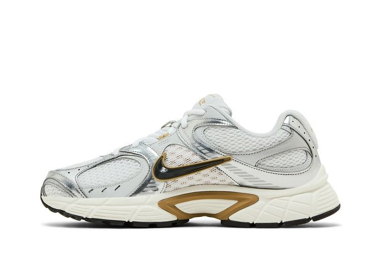 Кроссовки Nike V5 RNR 'Parachute Beige Metallic Pewter'