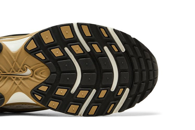 Кроссовки Nike V5 RNR 'Parachute Beige Metallic Pewter'