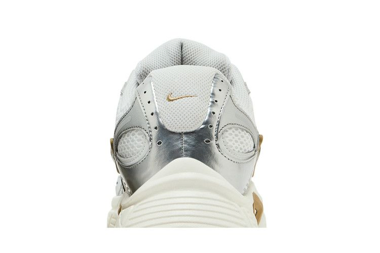 Кроссовки Nike V5 RNR 'Parachute Beige Metallic Pewter'