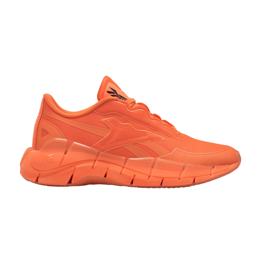 victoria-beckham-x-zig-kinetica-solar-orange-gy1568