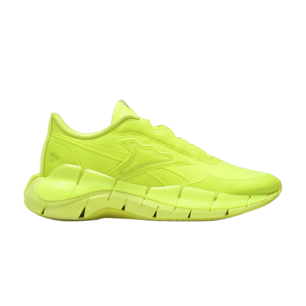 victoria-beckham-x-zig-kinetica-solar-yellow-gw5381