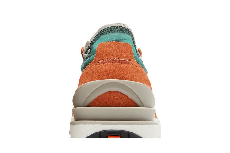 Кроссовки Nike Waffle One SE 'Pro Green Rust Oxide'