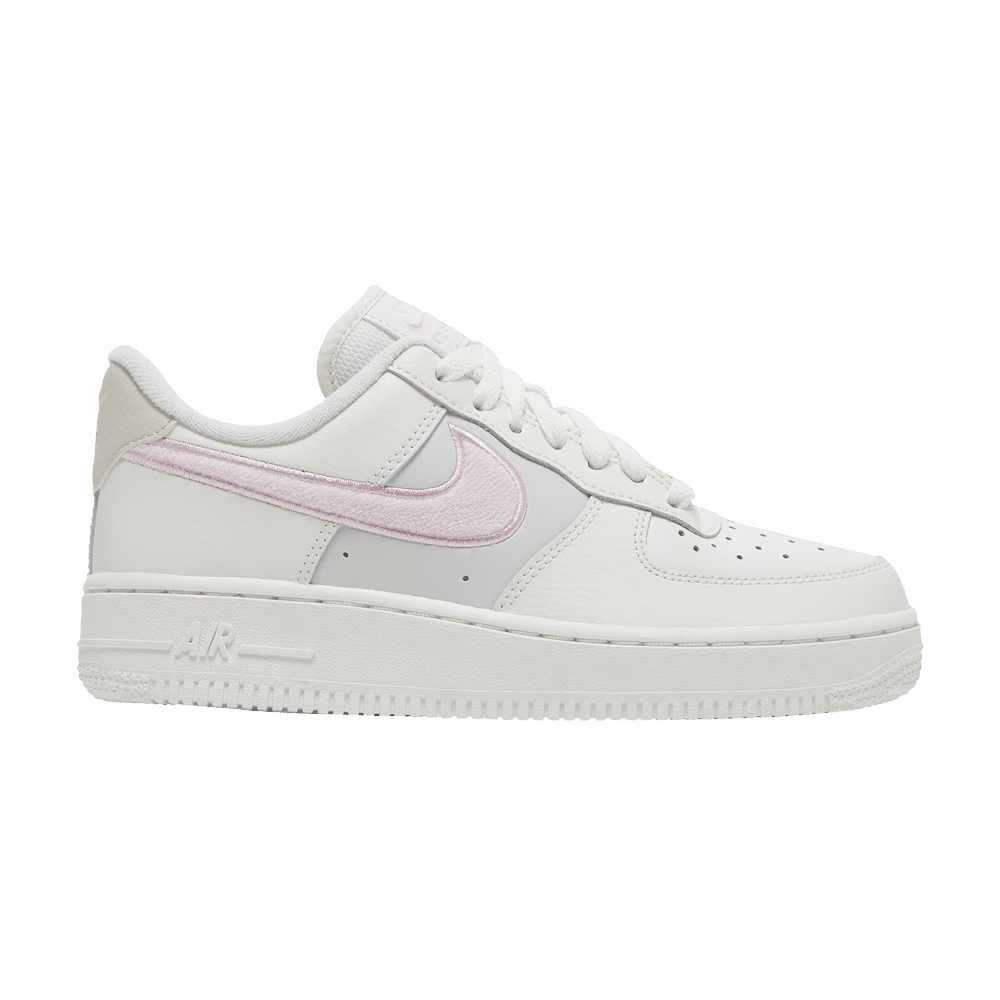 Кроссовки Nike Wmns Air Force 1 '07 'Chenille Swoosh'